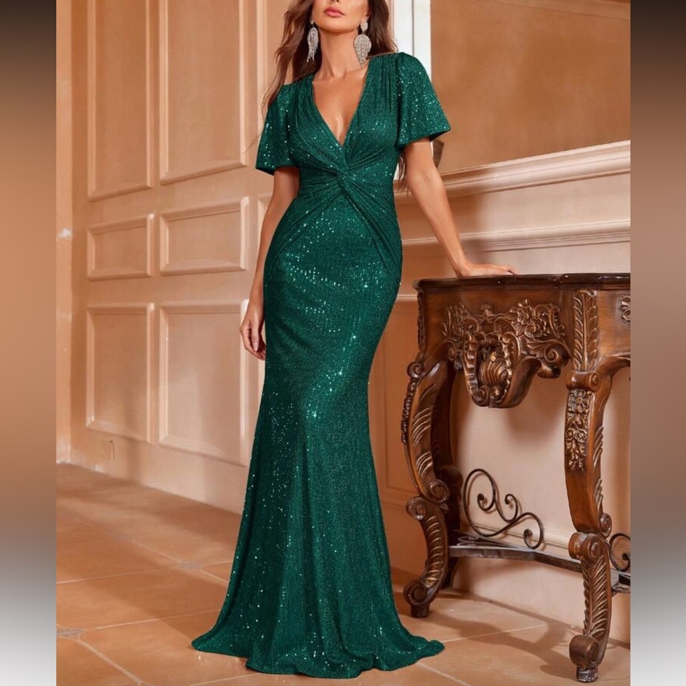 Elegant Green Evening Gown